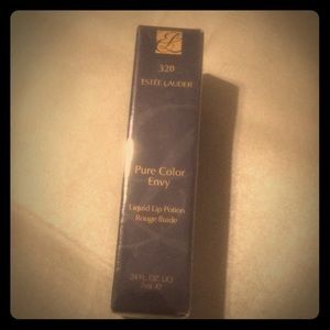 Estee Lauder Pure color envy liquid 320 cold fire